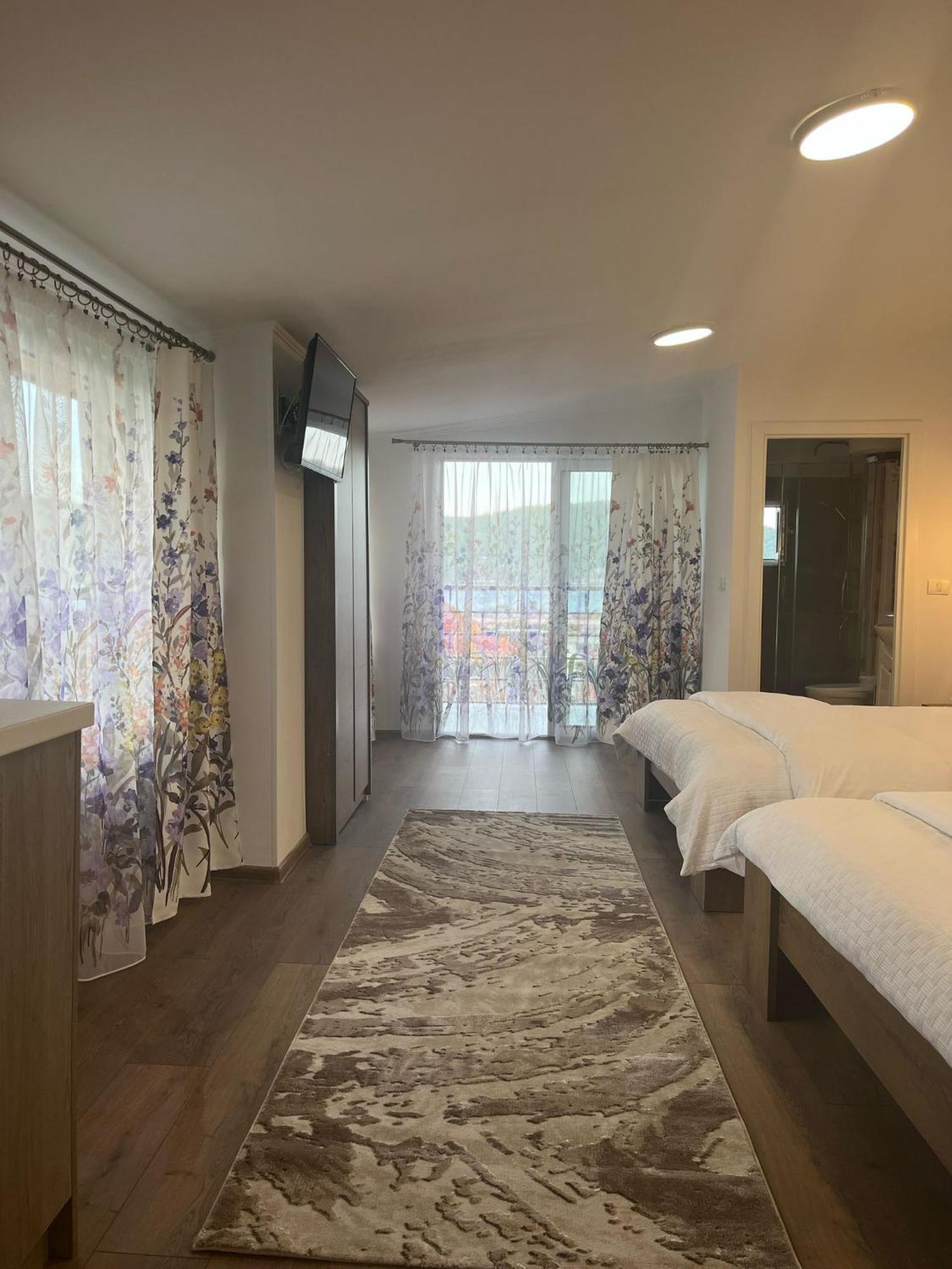 Appartamento Casa Anna&Criss Orşova Esterno foto